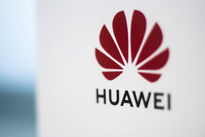 目前性價比最高的五g華為手機是哪款？